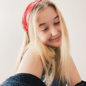 Meet your Posher, Abbie